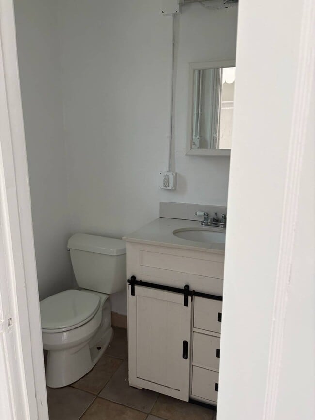 Building Photo - 12420 N Florida Ave