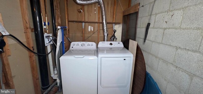 Building Photo - 6974 Knighthood Ln