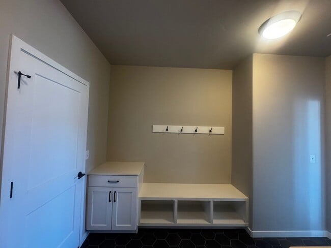 Building Photo - 9996 Antelope Ravine Dr