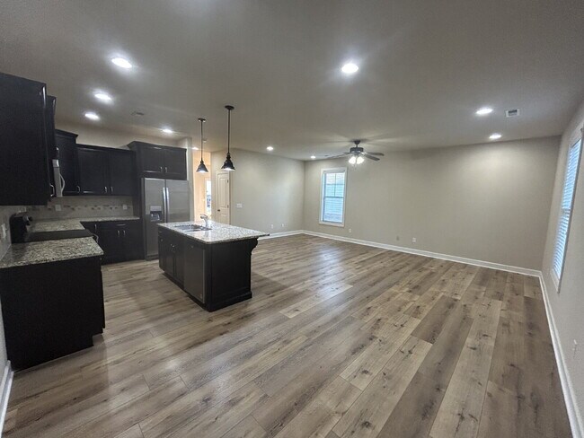 Building Photo - 3-BEDROOM, 2.5-BATH TOWNHOUSE AVAILABLE IN COOPER SQUARE