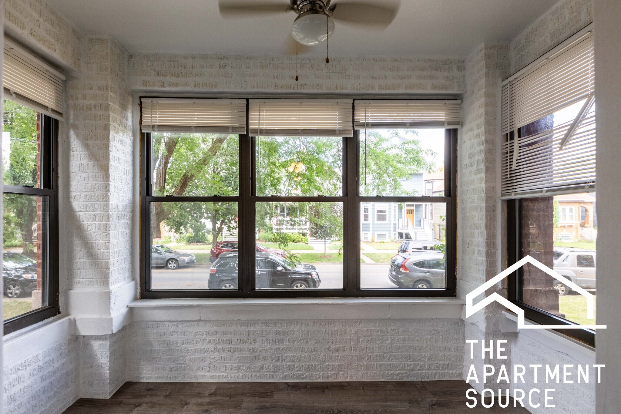 Building Photo - 3823 N Drake Ave