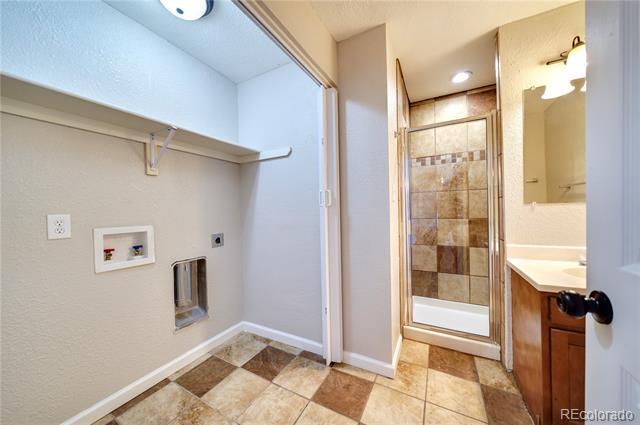 Building Photo - 318 Maplewood Dr