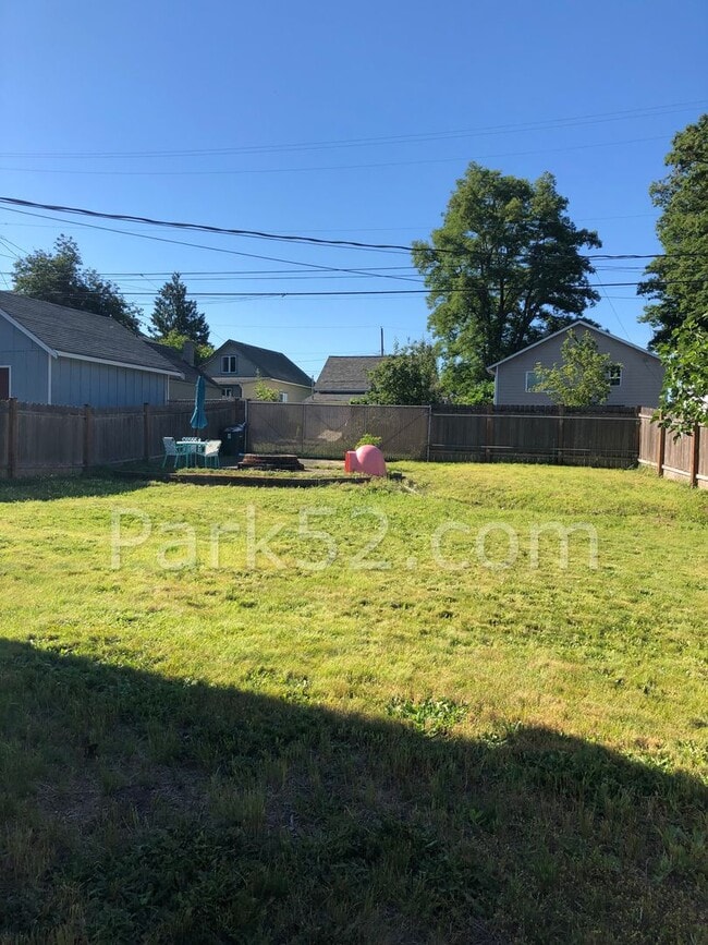 Building Photo - 3 Bedroom Tacoma Single Family Home- Pet Friendly!