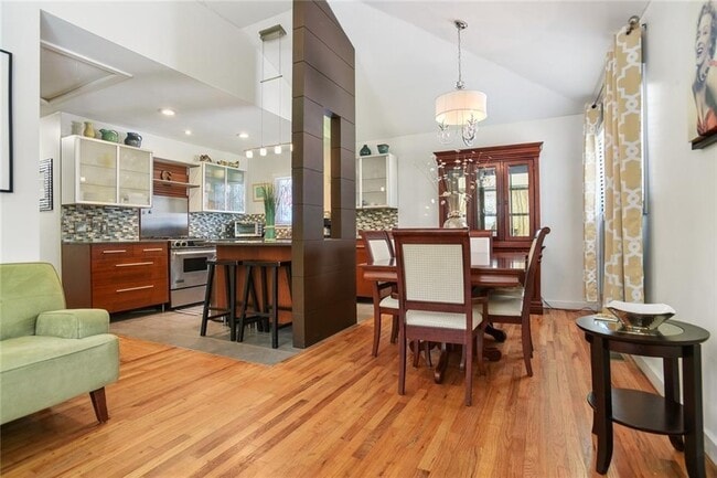 Building Photo - 2056 Arlington Ave NE