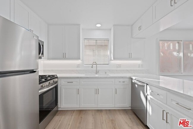 Building Photo - 122 Buccaneer St