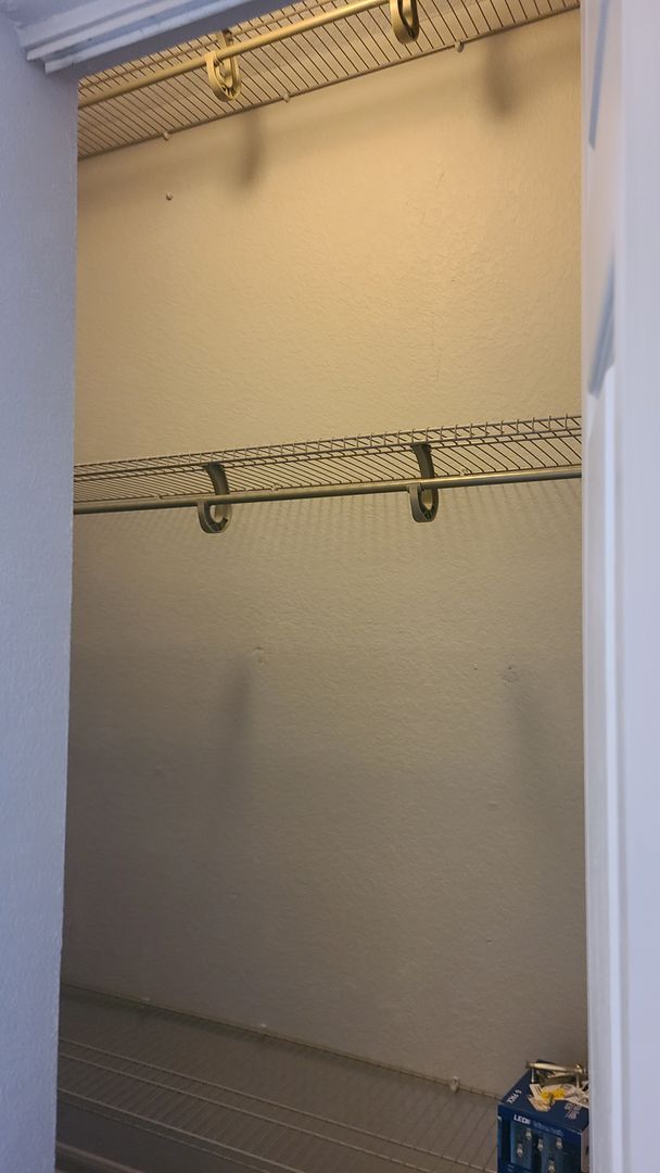 Building Photo - Upgraded 1brm condo with luxury vinyl floo...