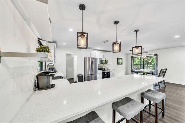 Building Photo - 10962 57th Pl S