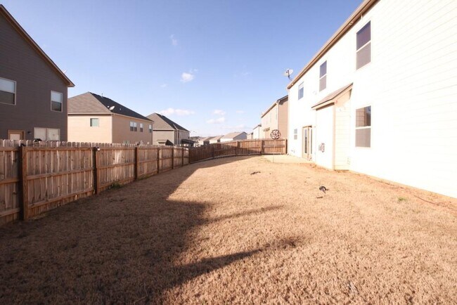 Building Photo - 3415 Pointe Vecchio Cir