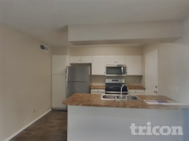 Building Photo - 7475 W Beryl Ave