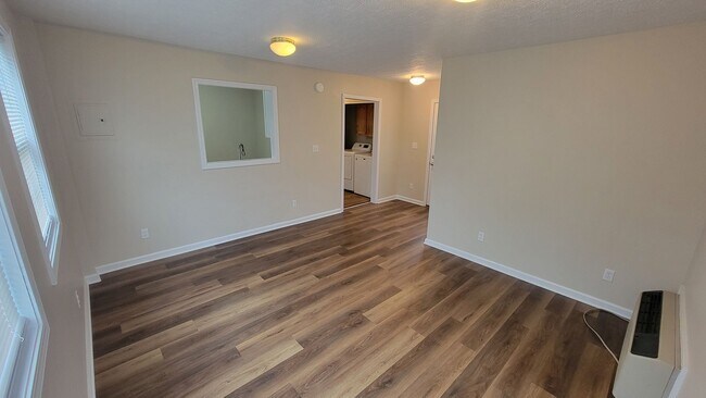 Building Photo - 2520 Proctor Knott Dr