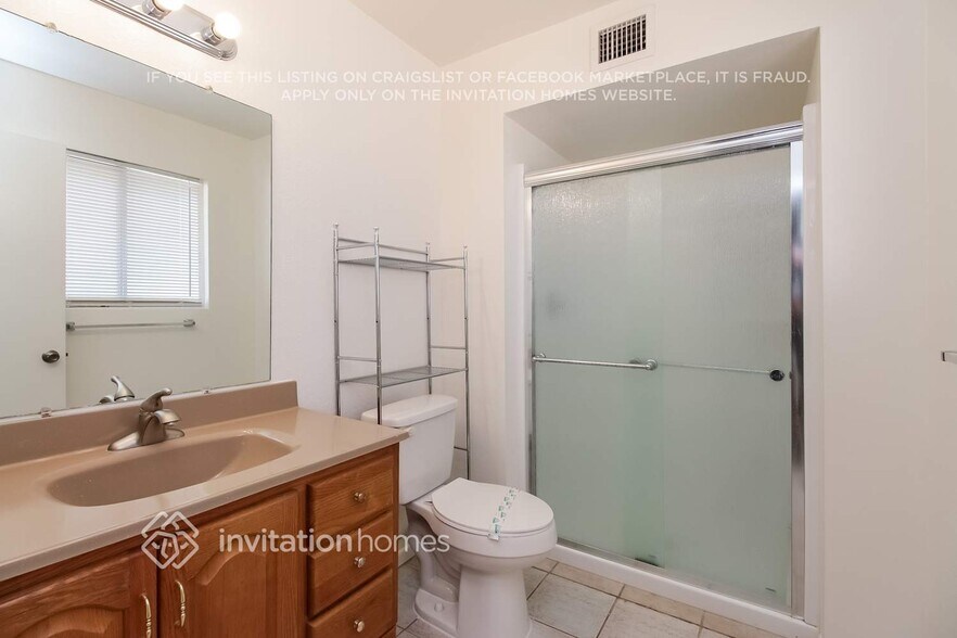 Building Photo - 12042 N 28th Pl