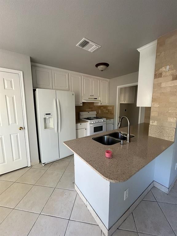 Building Photo - 1512 Parkfield Cir