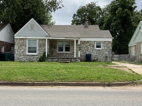 Building Photo - 632 SW 44th St