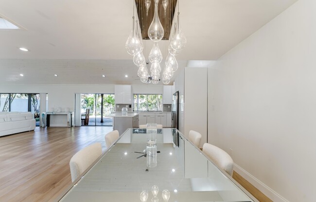 Building Photo - 665 Jeffery St