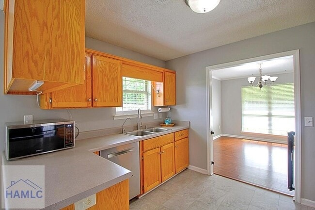 Building Photo - 173 Arlen Dr