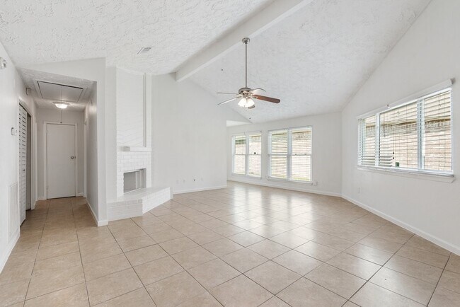 Building Photo - 16211 Olive Glen Dr