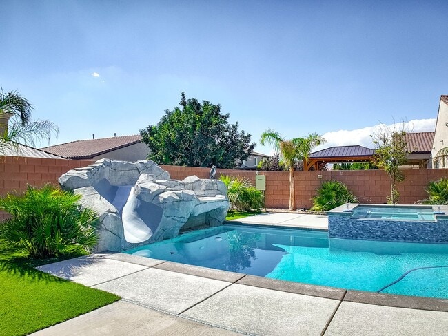 Building Photo - Exquisite Luxury Rental in Prestigious Gated Tule Springs Community