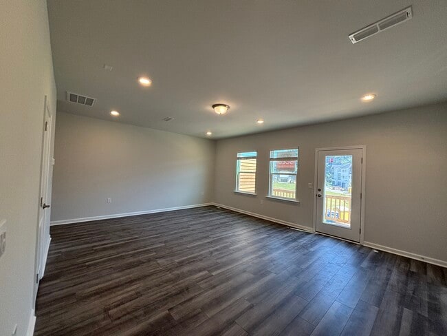 Building Photo - 7230 Morris Acres Rd