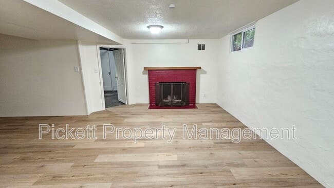 Building Photo - 139 S Lafayette Ave