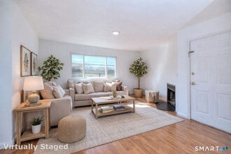 Building Photo - 638 Cove Rd