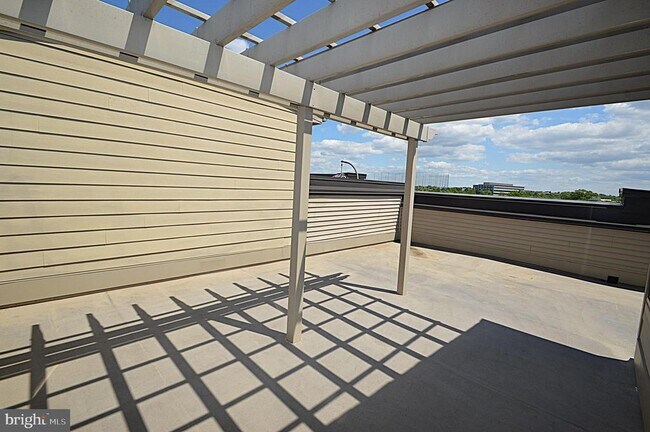 Building Photo - 44840 Tiverton Sq