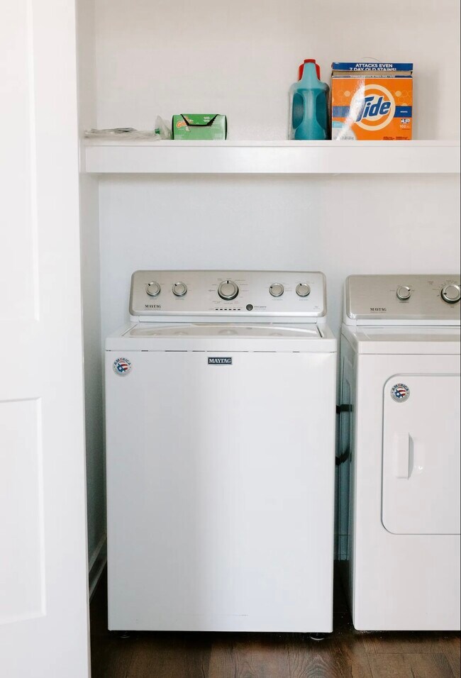 Building Photo - 2117 Loretta Parker Ln