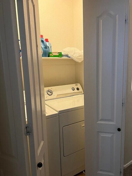 Laundry - 2402 E 5th St