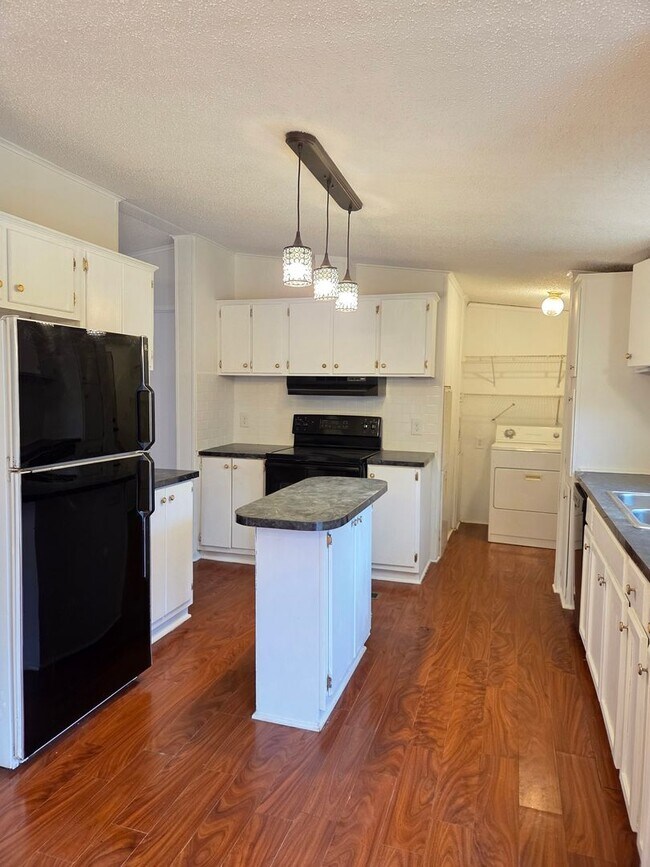 Building Photo - 3 bedroom mobile home in Iron Station