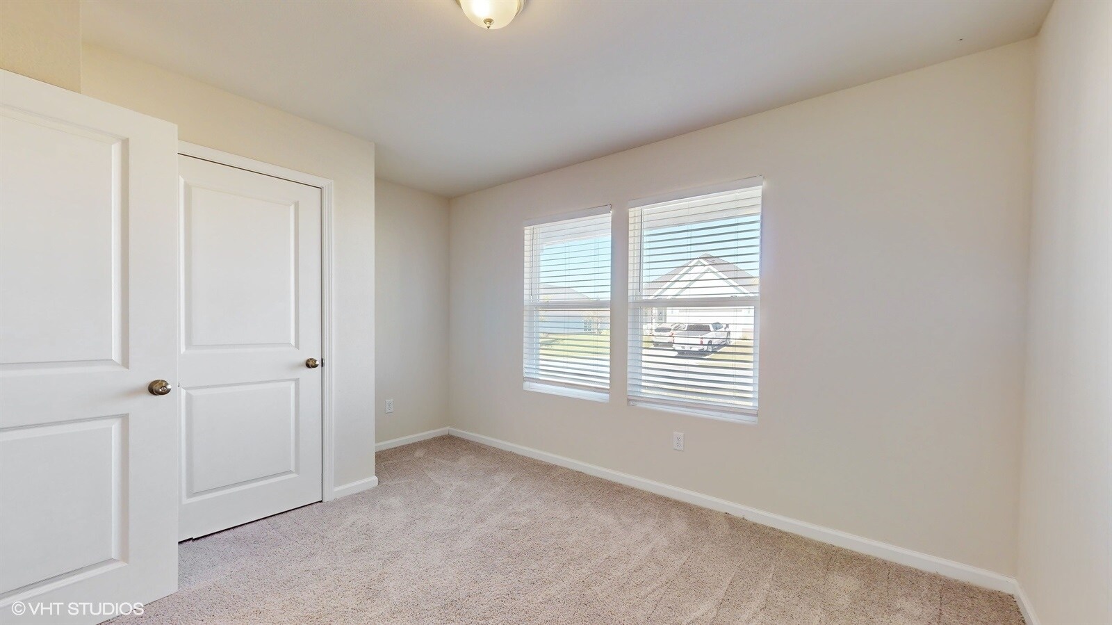 Building Photo - 400 Whispering Creek Ave