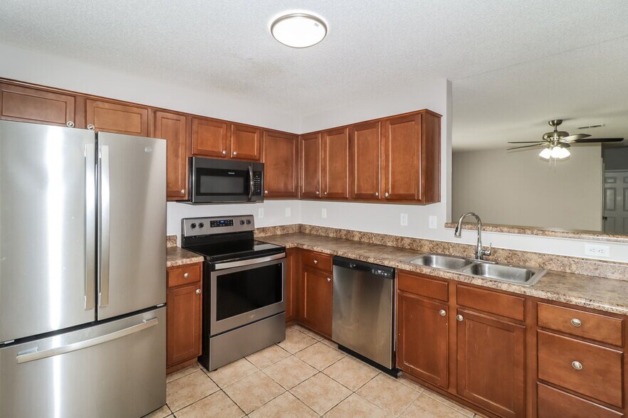 Building Photo - 6844 Kamali Ave