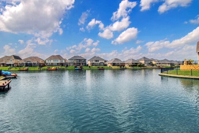 Building Photo - 3826 Pantano Ct