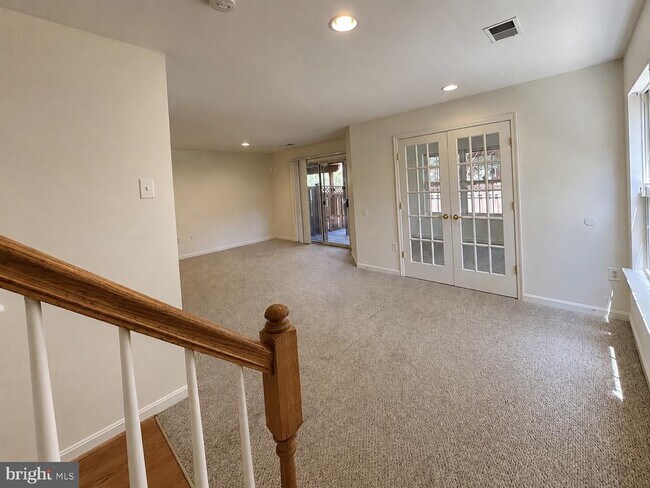 Building Photo - 8646 Royal Worcester Ln