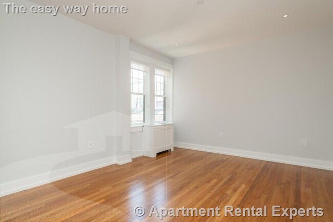 Building Photo - 19 Forest St