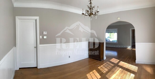 Building Photo - Large home/3bed 3 bath with bonus/office room just outside of PSNS and close to Bremerton Ferry