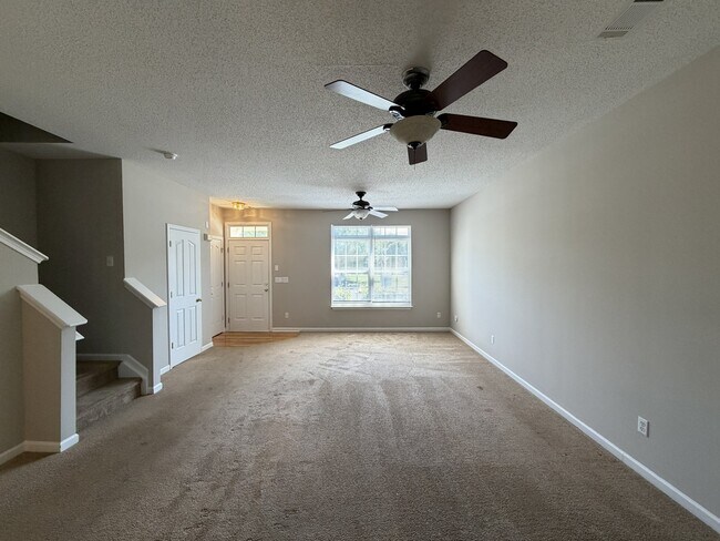Building Photo - 113 Cirrus Ct