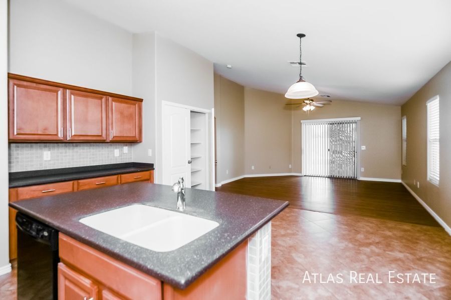 Building Photo - 34724 N Barzona Trail