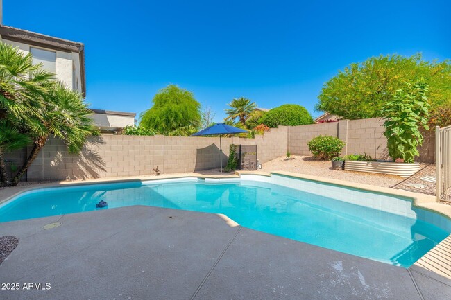 Building Photo - 6746 E Gelding Dr