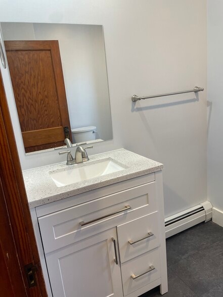 Building Photo - 207 Safford St