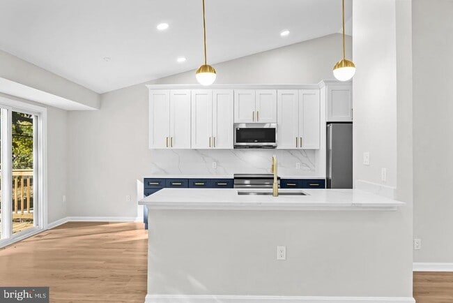 Building Photo - 10290 S Grant Ave