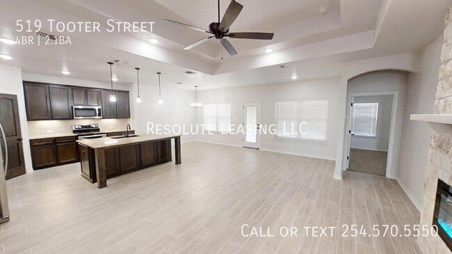 Building Photo - 519 Tooter St