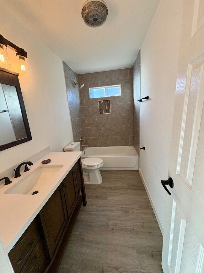 Building Photo - 4506 Windcrest Dr