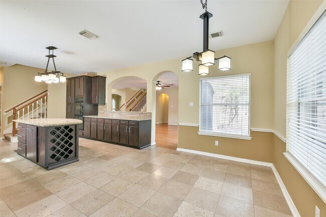 Building Photo - 5803 Song Ridge Ct