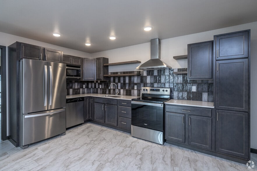 2BR, 2BA - 1,121SF - Kitchen - Envy at The Lights