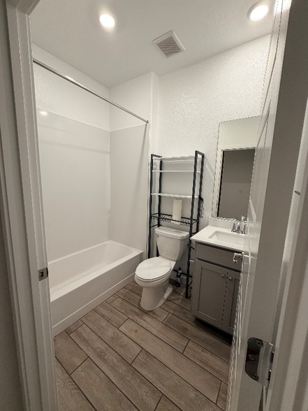 Building Photo - 5937 Littlestone St