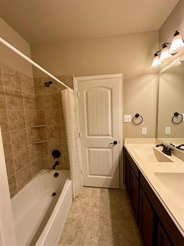 Building Photo - 2717 Calmwood Dr