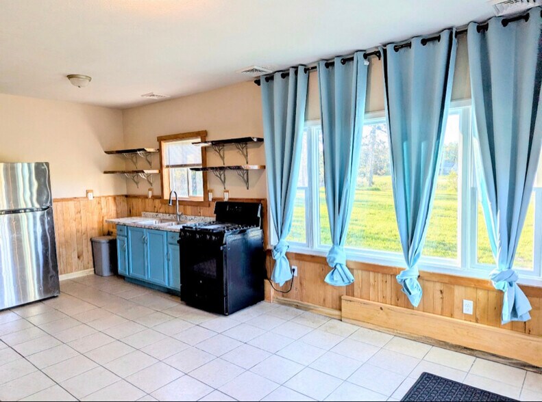 Building Photo - 2292-M68-33 M-68