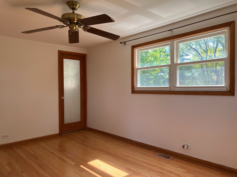 Building Photo - 2403 N Verde Dr