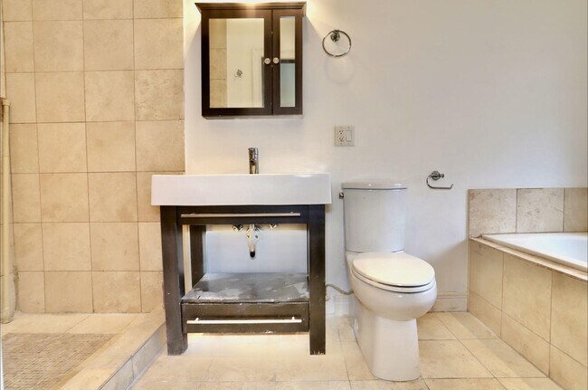 Building Photo - 115 Sherman Ave