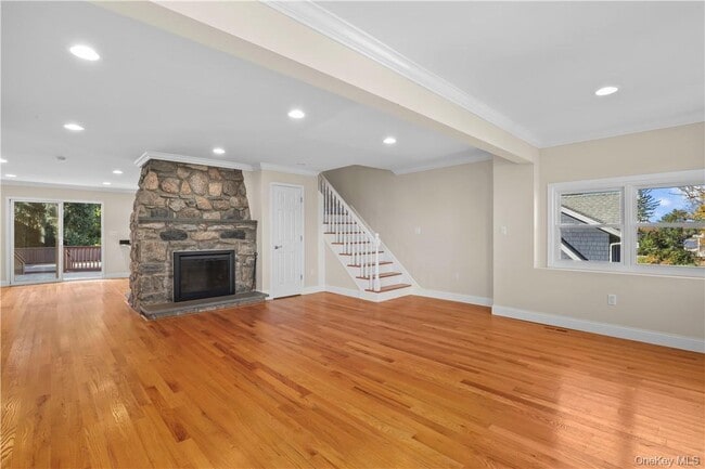 Building Photo - 33 Sycamore Rd