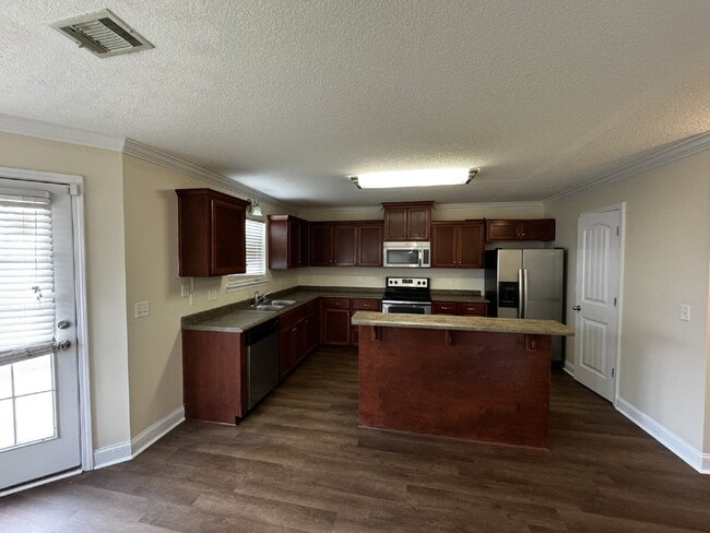 Building Photo - House for Rent